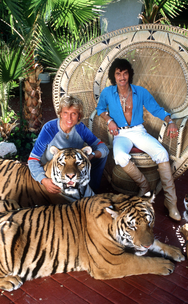 Why Netflix S Tiger King Is Worth A Binge The Wild True Story E